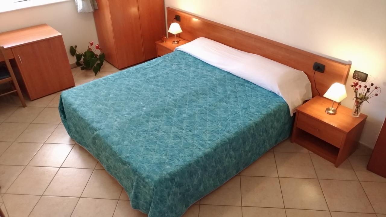 Bed And Breakfast La Mansarda Agrigento Bagian luar foto